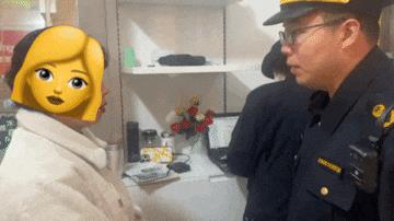 DƬ